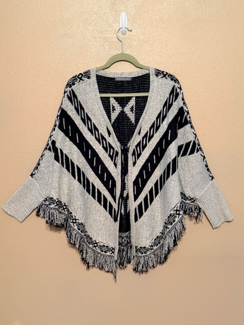 Kate & Mallory Fringe Sweater Poncho Women's Cape Size Medium VINTAGE